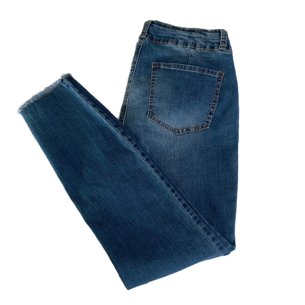 Chelsea and Violet Distressed Jean 29